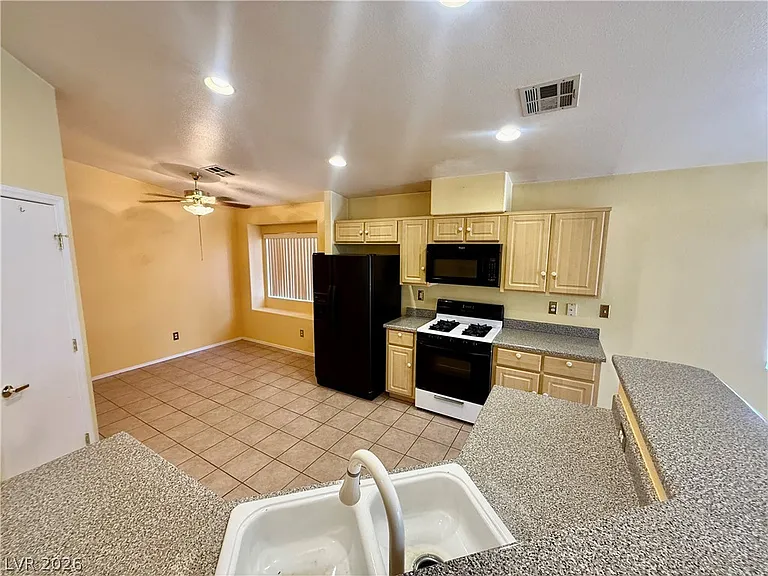 4851 Stormy Ridge St — Photo 6