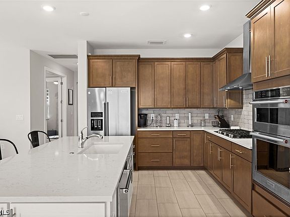 3rd image of 42364 Edgewater Dr