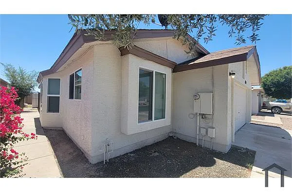 Building Photo - 8739 W Indianola Ave