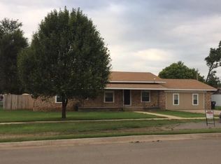 133 Randlett Ave, Mountain View, OK 73062