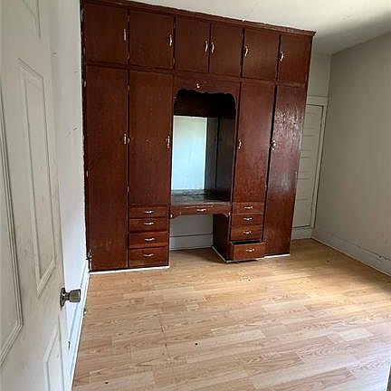 3rd image of 114 N West End Blvd