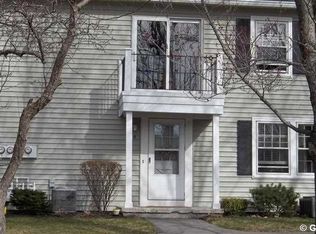 8 Falcon Ln E, Fairport, NY 14450