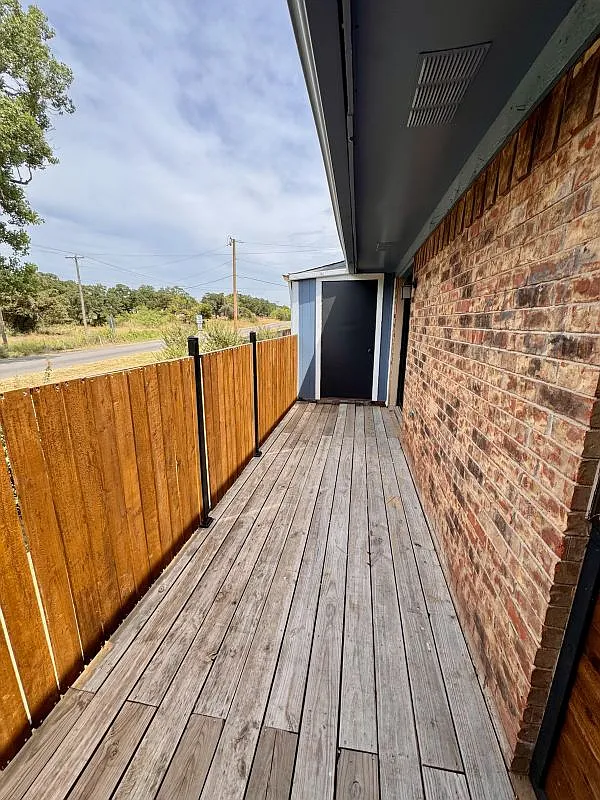 2 bed, 1.0 bath, 785 sqft, $1,350 — Photo 3