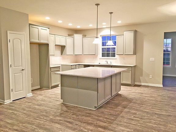 4th image of 8813 Twain Ln