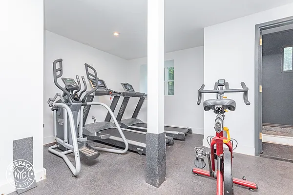 Rented by MySpaceNYC | media 10