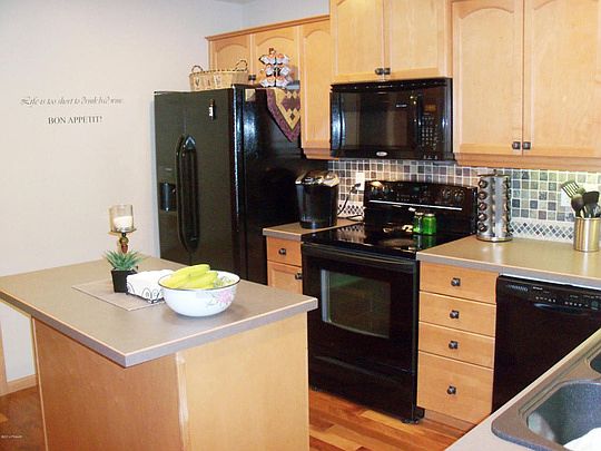4th image of 1717 Evergreen Way