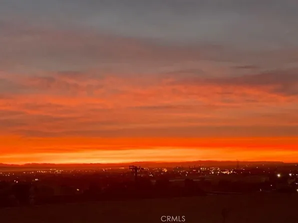 2244 Molino Ave, Signal Hill, CA 90755