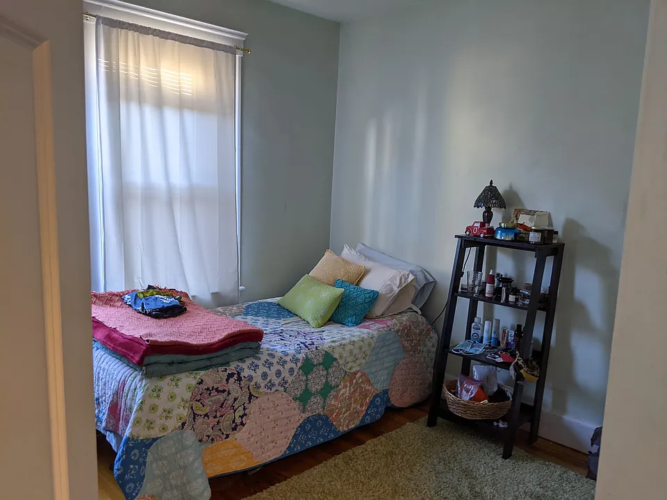 138 W Adams St #1