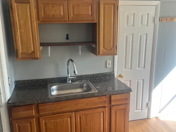 310 Hawkins St #6, Providence, RI 02904