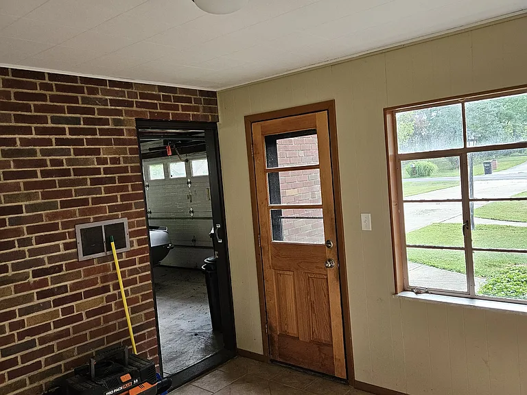 Large breezeway
