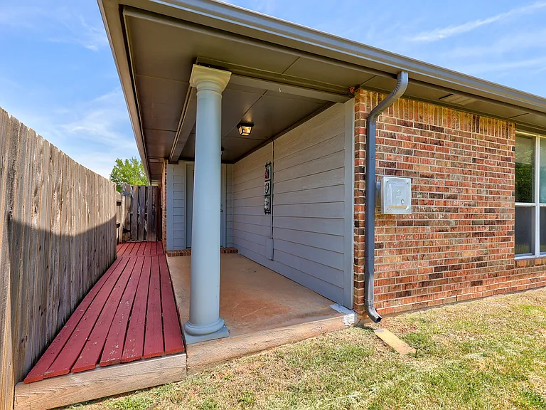 2104 Del Simmons Dr — Photo 56
