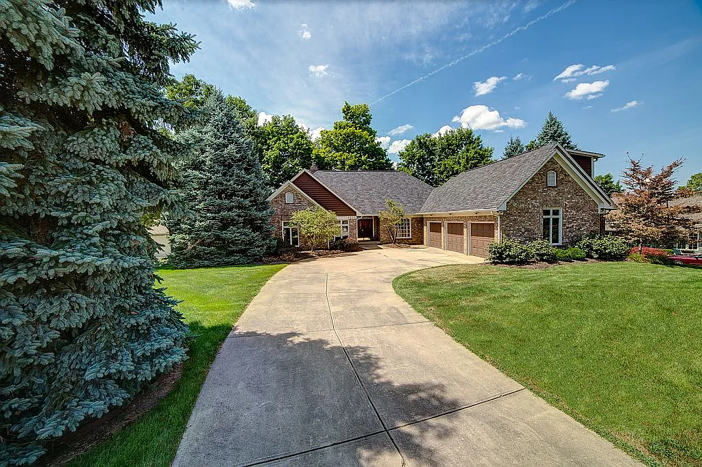 8208 Twin Pointe Cir photo 1