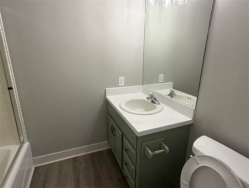 3 bed, 1.0 bath, $1,599 — Photo 3