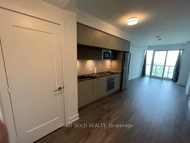 575 Bloor St E #2405 — Photo 3