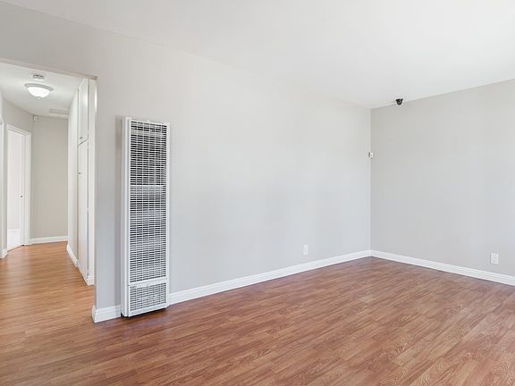 4th image of 12930 Jefferson Ave