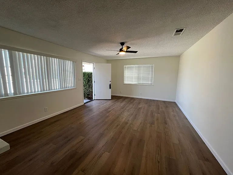 1250 Bolton Dr — Photo 4