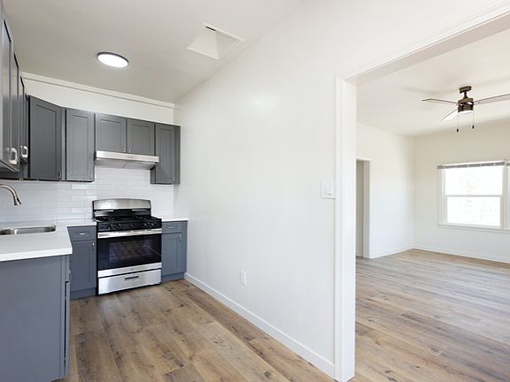 2nd image of 516 S Saint Andrews Pl #108