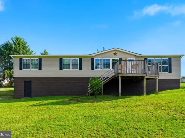 1898 Sawmill Rd, Hedgesville, WV 25427