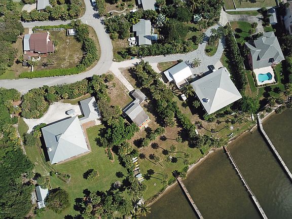 3rd image of 7880 Casuarina Dr