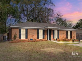 214 W Sycamore Ave, Foley, AL 36535