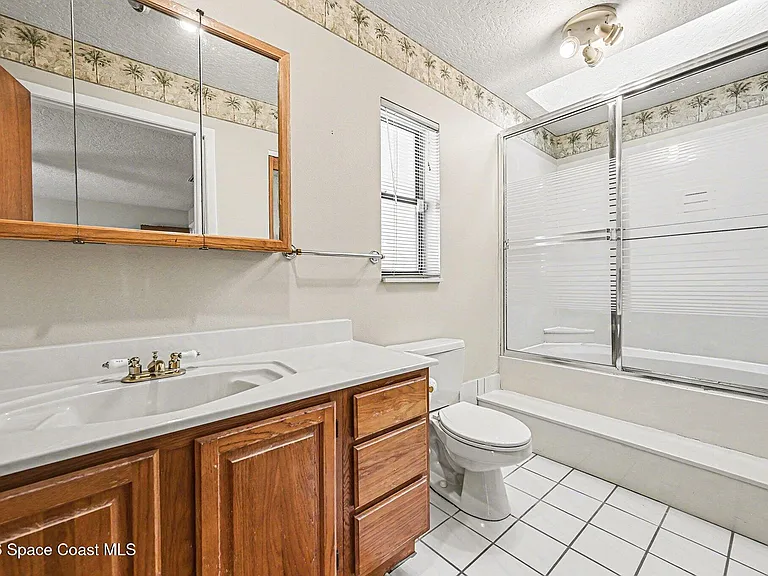 525 N Burnett Rd — Photo 13
