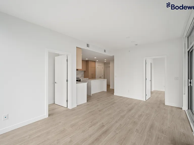 4988 Bennett St — Photo 3