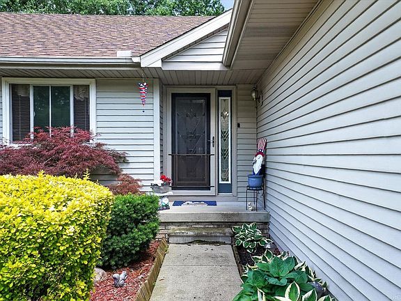 3rd image of 1433 Newcastle Dr