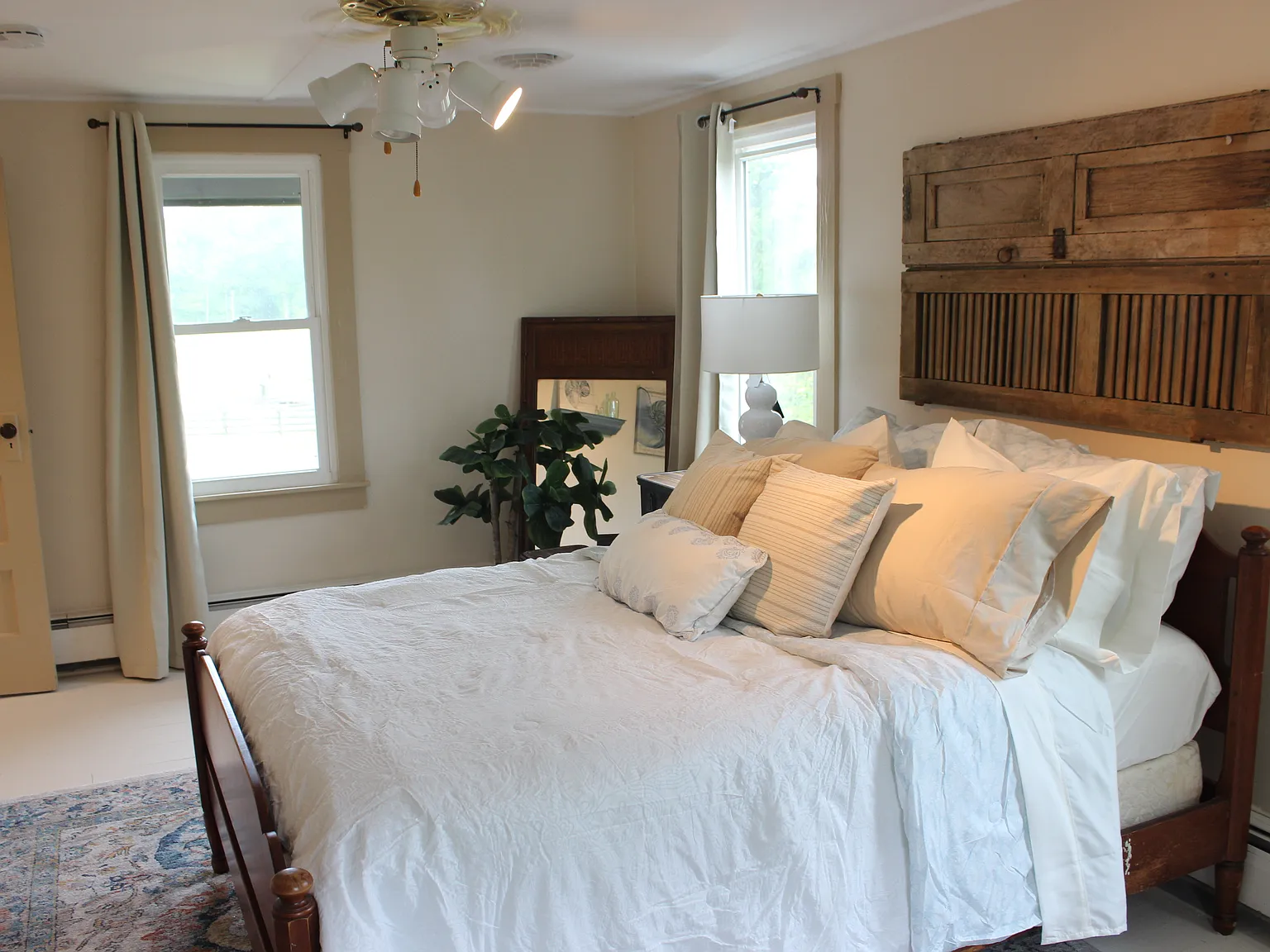 4 bed, 3.5 bath, 2800 sqft, $3,500 — Photo 3