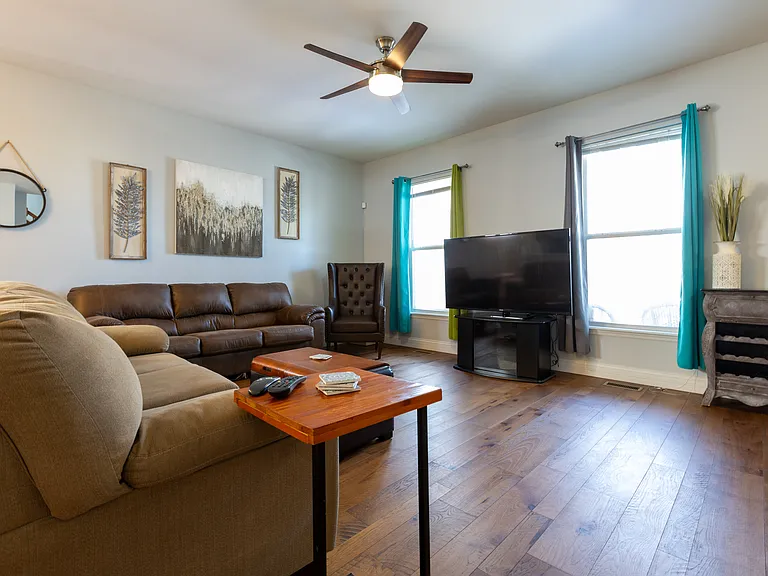 3214 Henrietta St — Photo 14