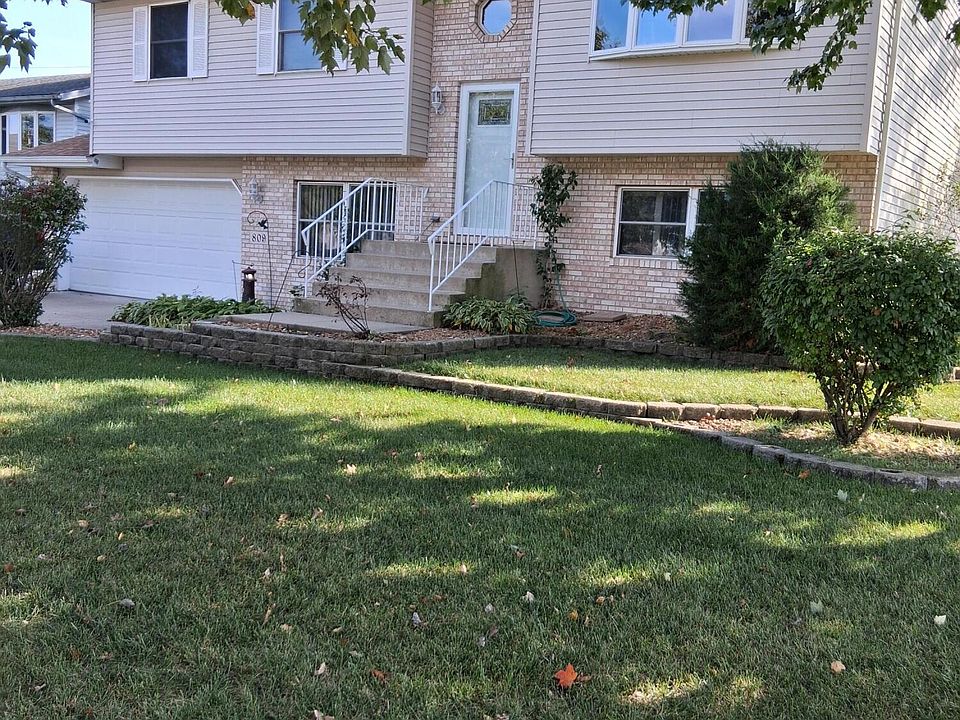 1st image of 809 Capitol Dr