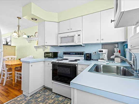 5th image of 308 E Heather Rd #A