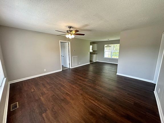 3rd image of 1591 Boxcroft Ct