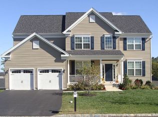 4114 Crescent Dr, Chester Springs, PA 19425