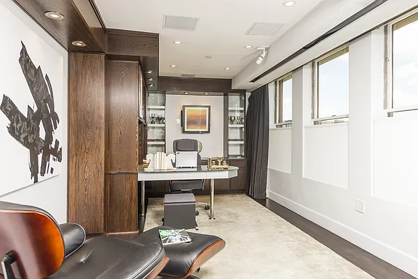 Sold by Nestseekers | media 14