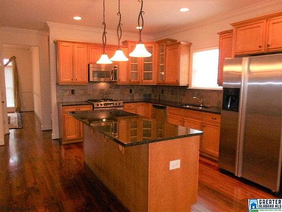 5th image of 216 Essex Dr