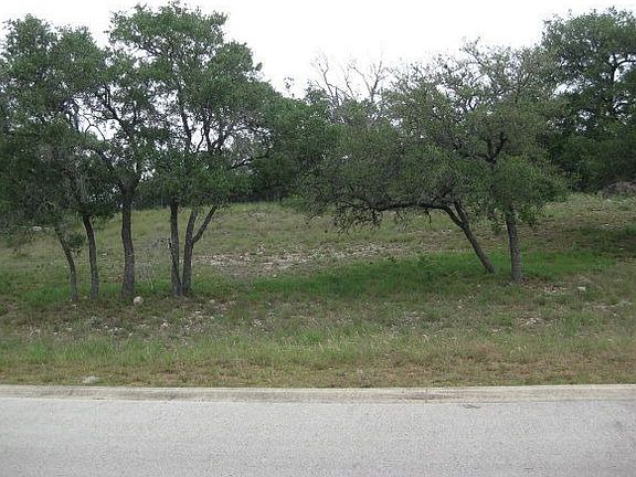 2nd image of 986 Kings Cove Dr