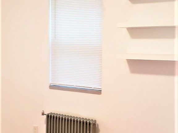 5th image of 2831 43rd St #1