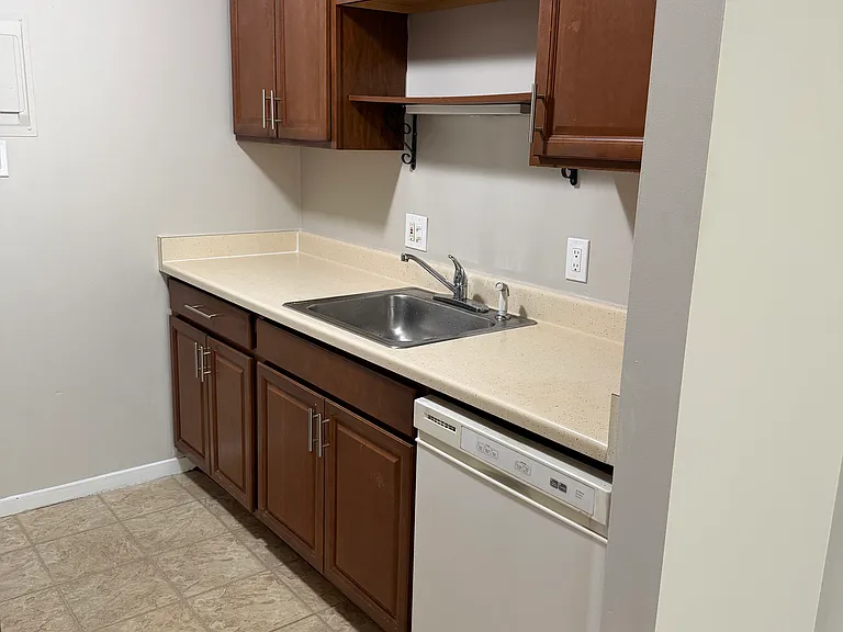2106 Pauline Blvd #301 — Photo 4