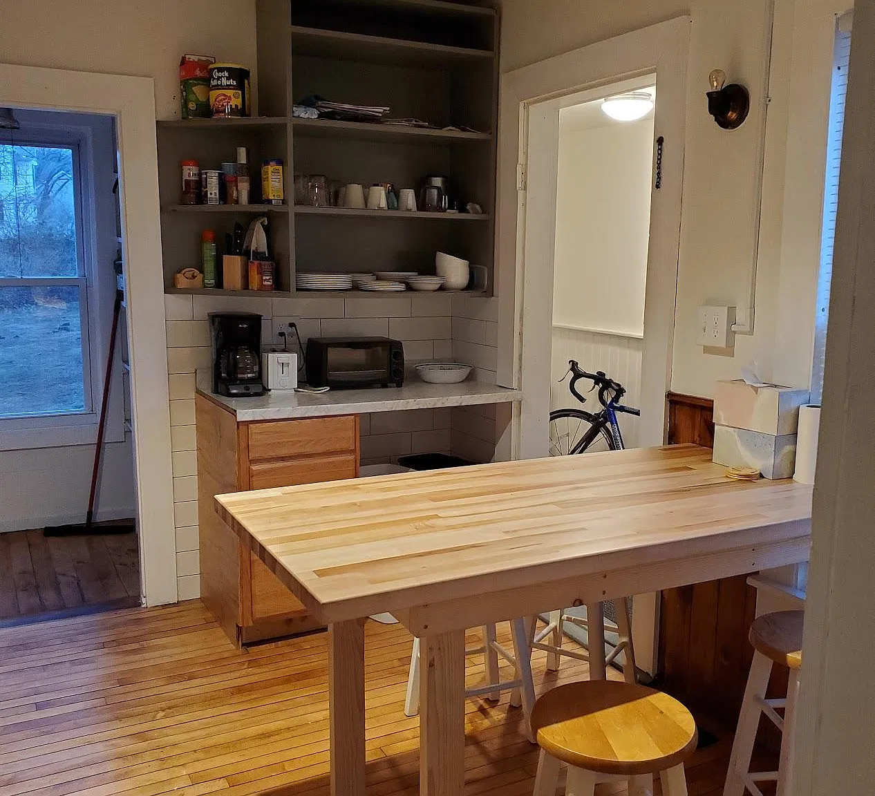 4 bed, 1.5 bath, 1388 sqft, $4,000 — Photo 4
