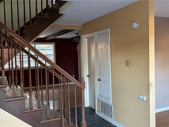 4th image of 3943 S Pin Oak Ave