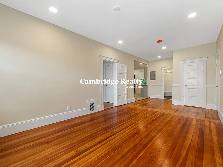 44 Brackett St #3T — Photo 10