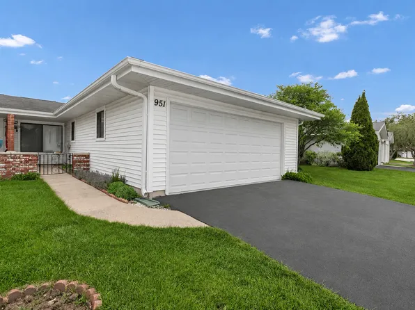 951 Chelsea Ln, Schaumburg, IL 60193