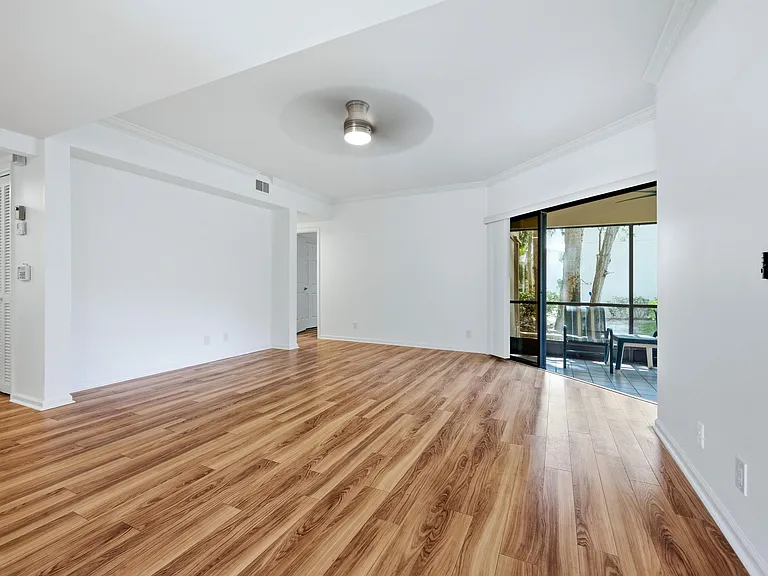 101 Waterview Dr — Photo 7
