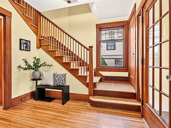 5th image of 130 Corwin Rd