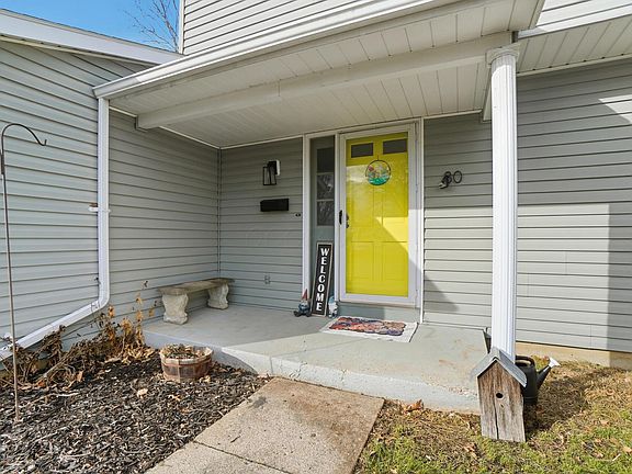 4th image of 80 Maureen Dr