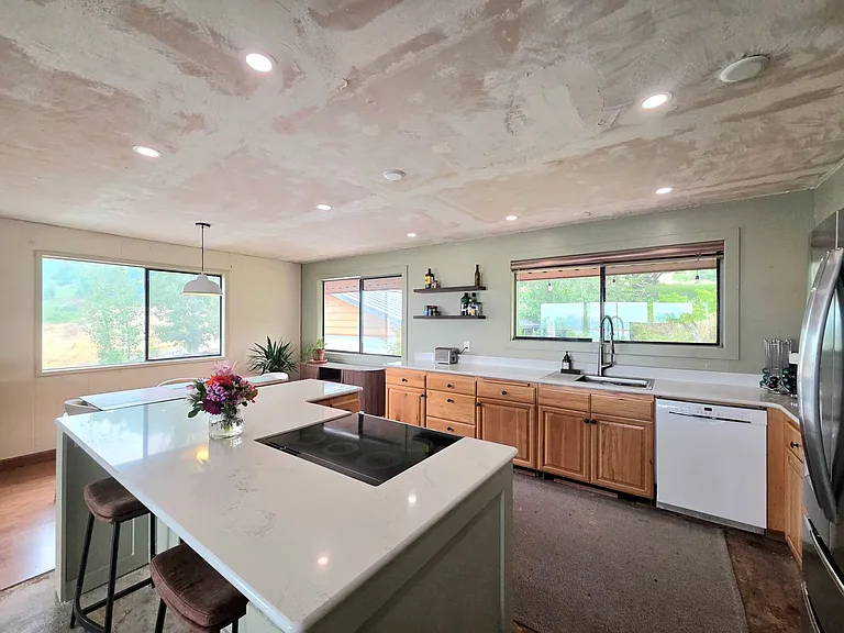 2211 NW Cascade Ave — Photo 14