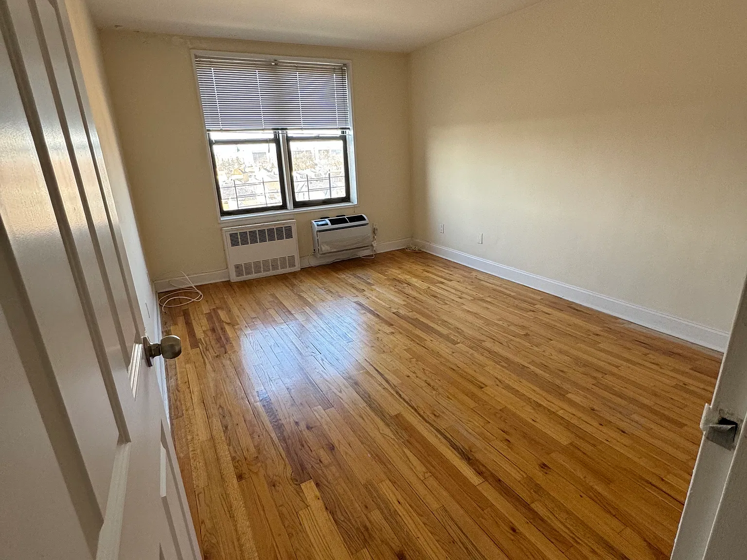 8615 Ava Pl — Photo 2