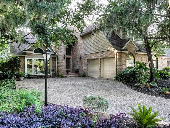 2nd image of 15542 Walkwood Dr