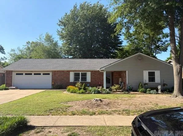 1121 E Mayfair Ln, Blytheville, AR 72315
