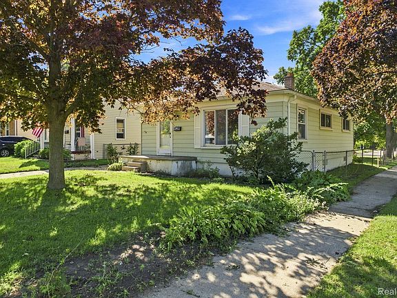 2nd image of 531 Highland Ave